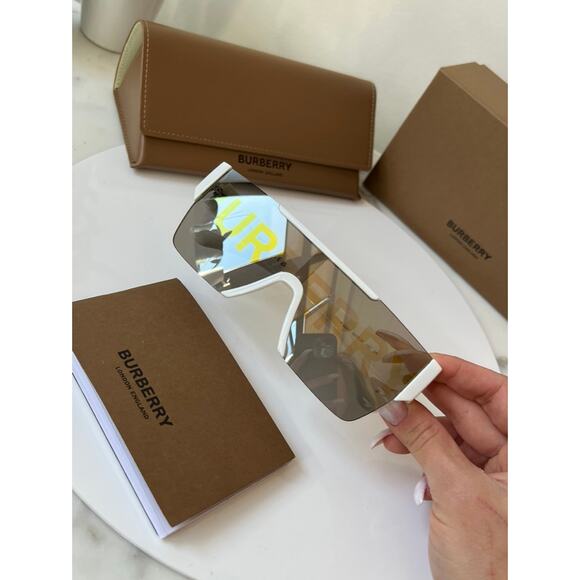 NEW Burberry BE4291 LOGO Shield Sunglasses in Mirror Lens - Picture 3 of 9